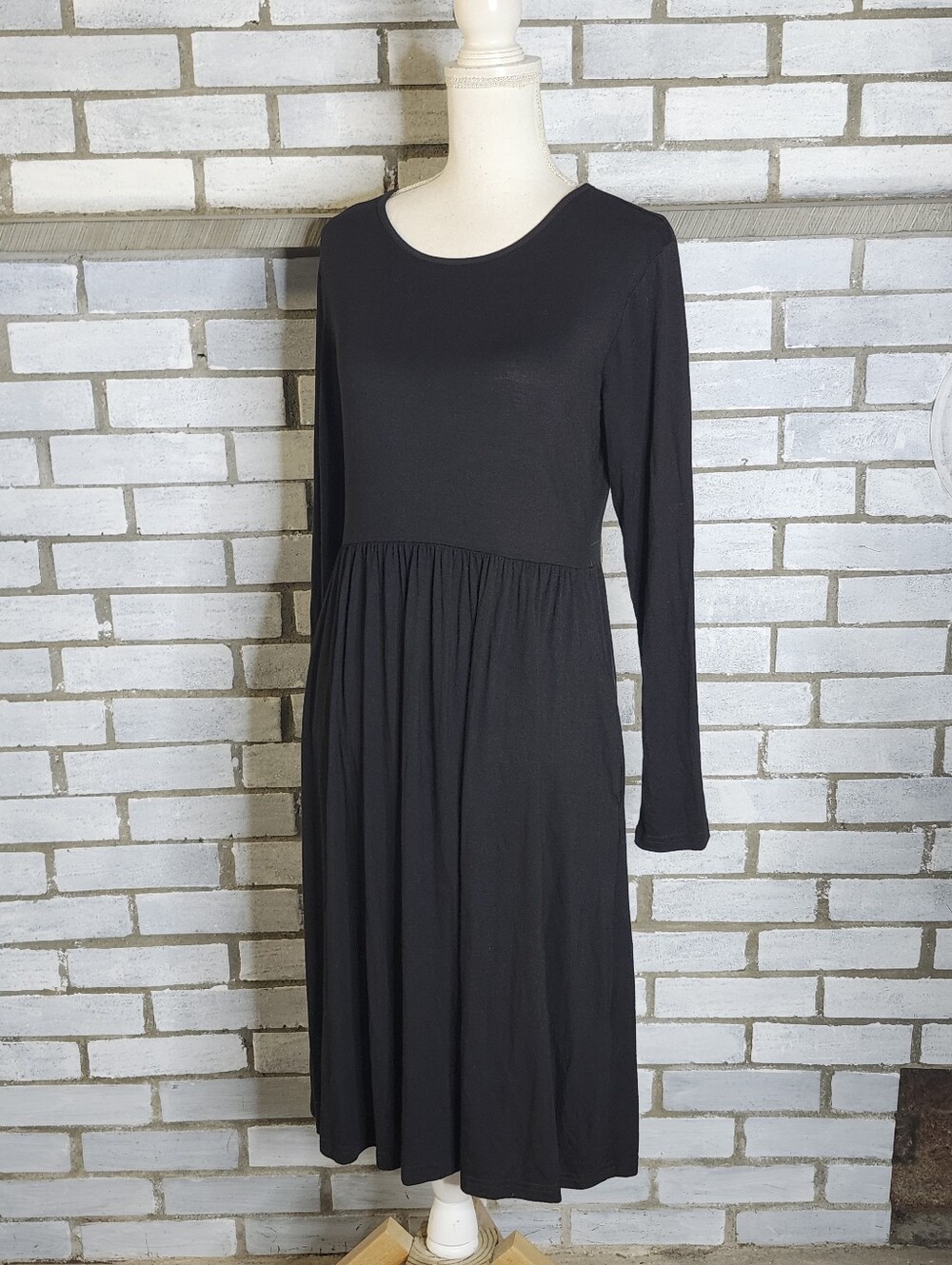 • NWT D.B. Moon Long Sleeve Fit & Flare A-Line Dress Large Black Rayon Blend